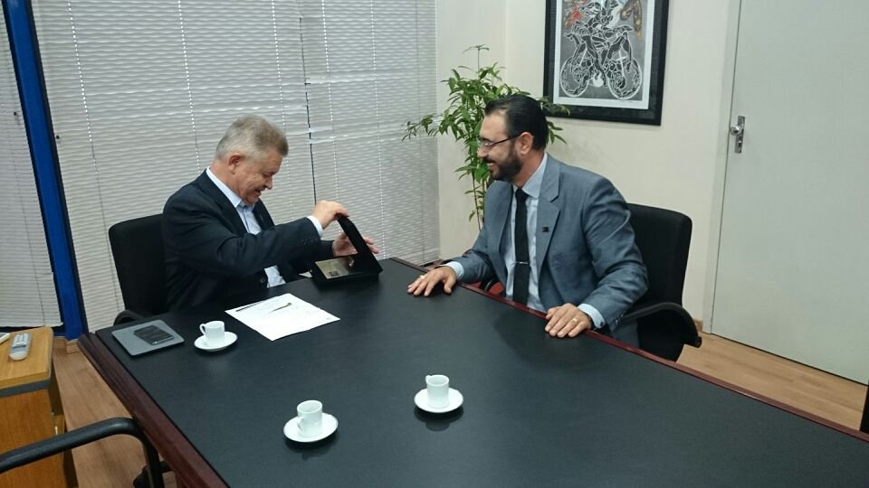 Reunião do Dr. Robson de Souza com o prefeito Udo Dohler